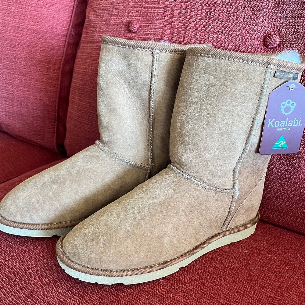 NWT - Men's Classic Short Uggs Size 10 - Made In Australia